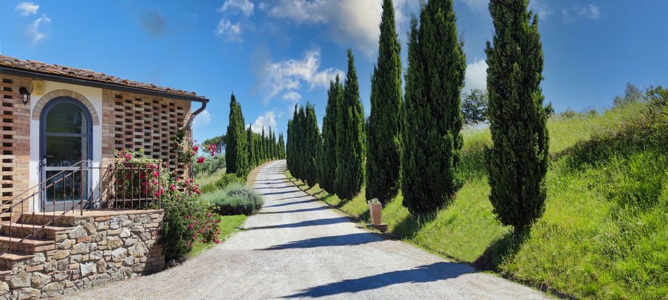 AGRITURISMO POGGIO LEONE